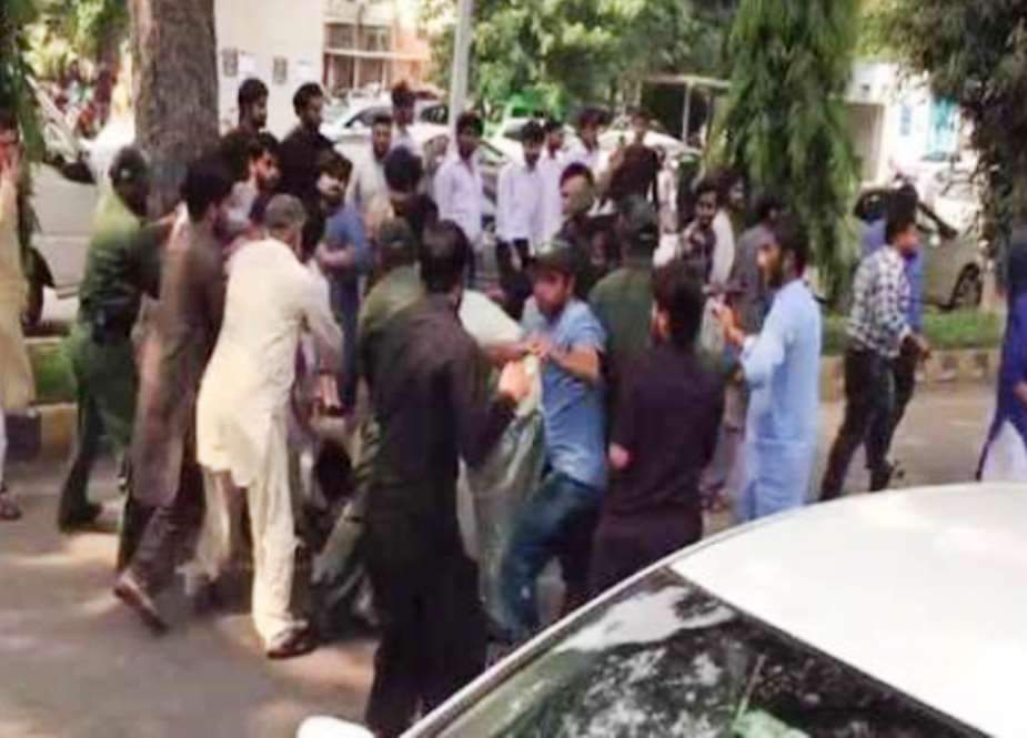 لاہور، پنجاب یونیورسٹی میں طالبعلم پر تشدد کرنیوالے 9 کارکن معطل