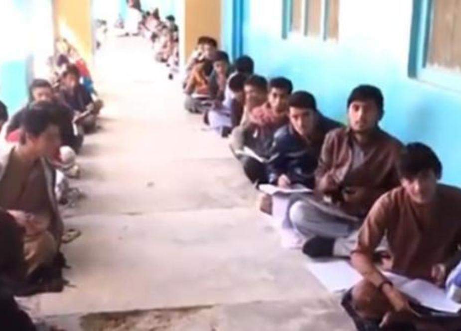 کوئٹہ، سردی میں فرش پر امتحان، ناظم امتحان کا تبادلہ کر دیا گیا