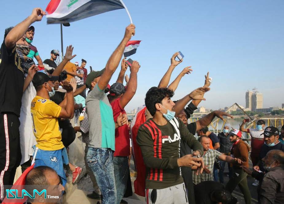 Unidentified Gunmen Open Fire on Demonstrators in Baghdad