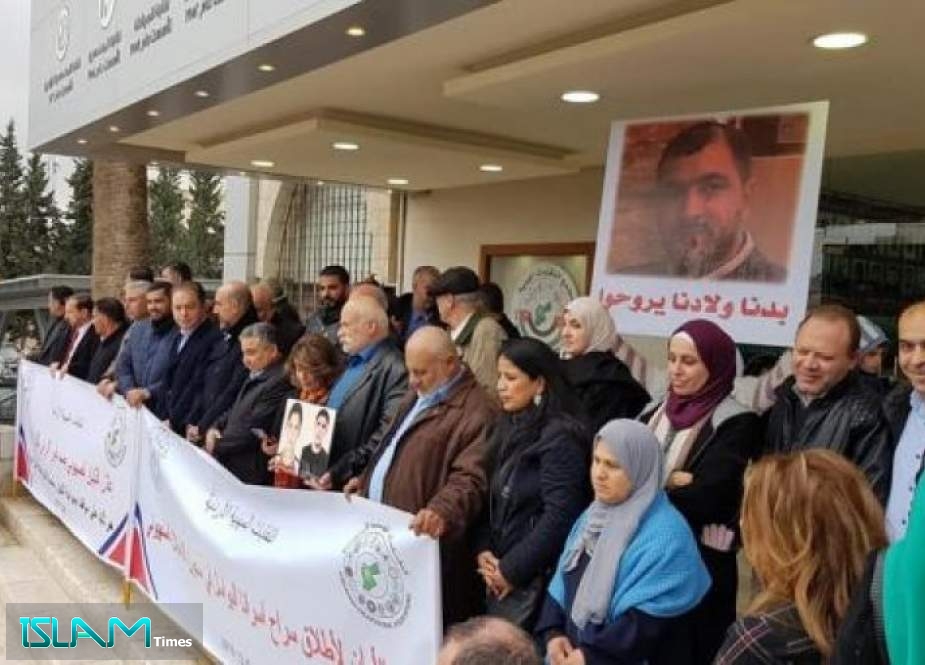 وقفة احتجاجية لأهالي الأسرى الأردنيين في سجون الإحتلال
