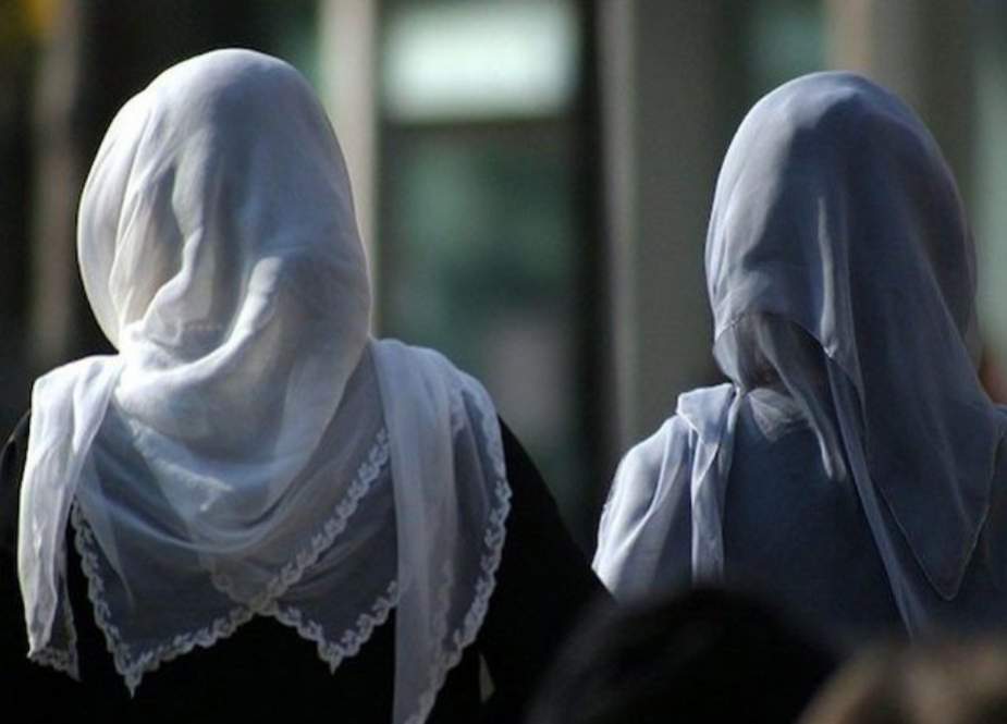 برطانیہ میں اسکول کی باحجاب مسلم طالبہ پر تشدد، ویڈیو وائرل