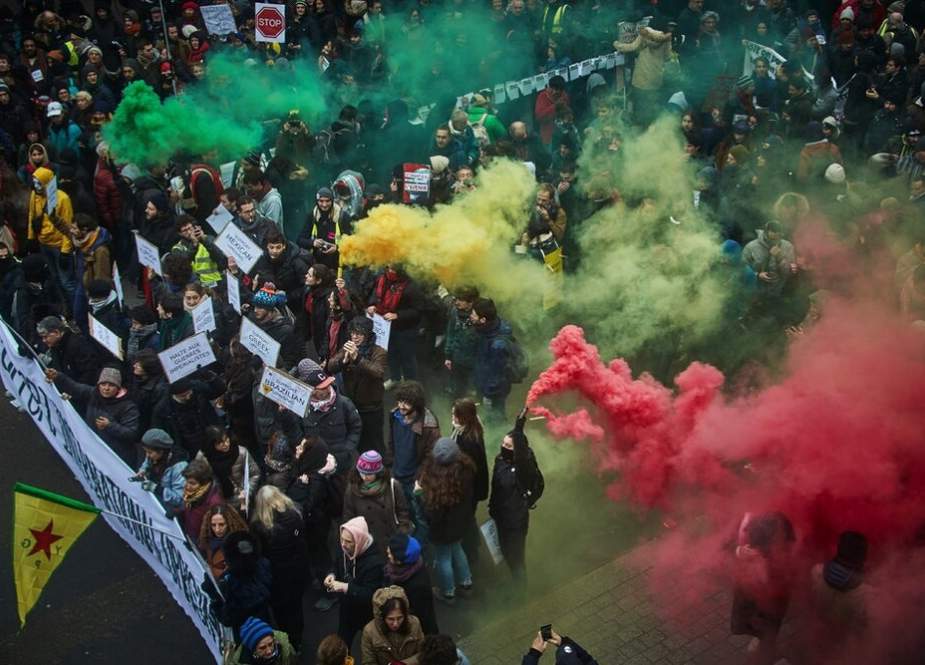 Demo dan kerusuhan di Paris (CNN)