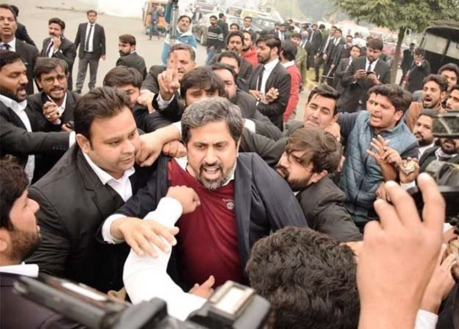 لاہور پی آئی سی میں ہونیوالے وکلا، ڈاکٹر تصادم کے مناظر