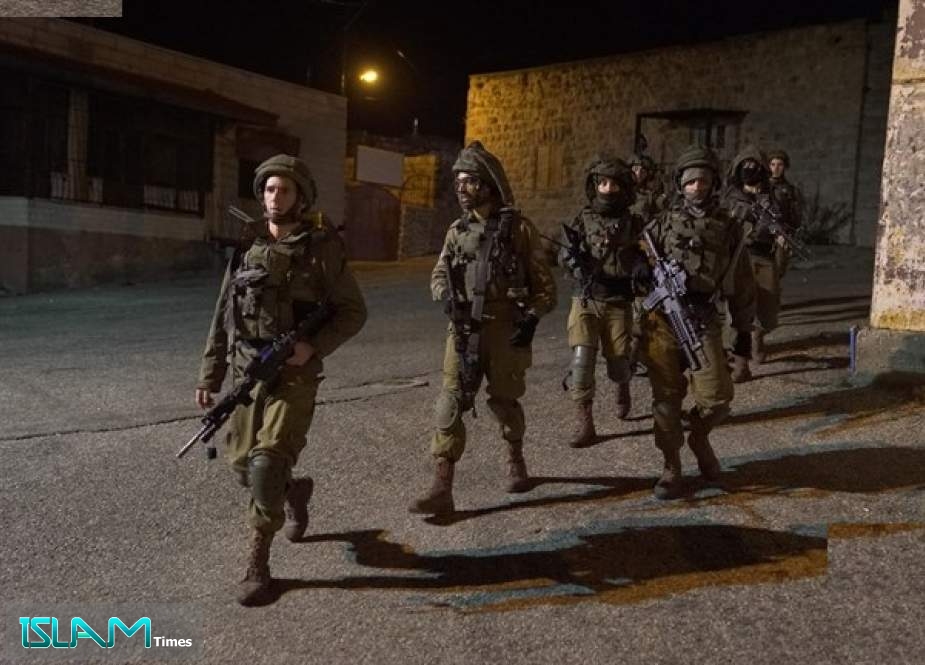 العدو ‘‘الاسرائيلي‘‘ ينفذ حملة دهم واعتقالات بالضفة الغربية المحتلة