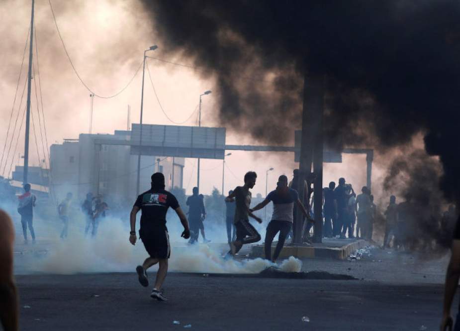Protesters in Iraq.jpg