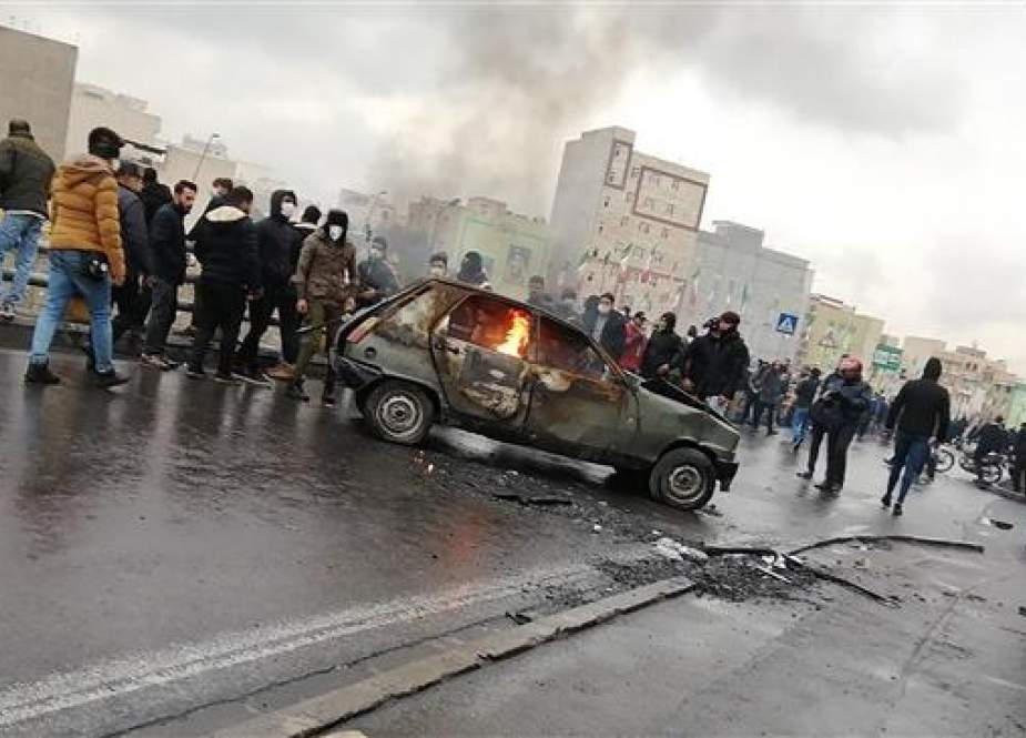 Tehran protesters.jpg