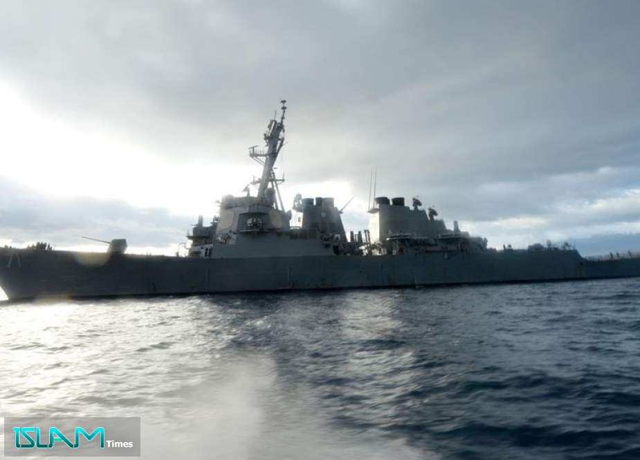 Russian Warship Tracks US Destroyer as it Arrives in Black Sea