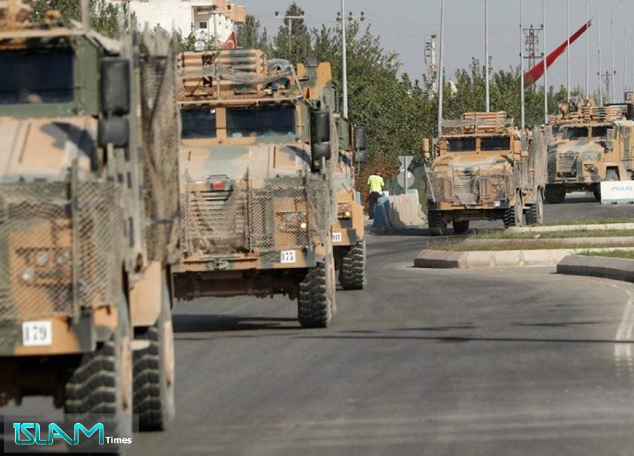 قوات تركية ومسلحون يشنون حملة اعتقالات بريف رأس العين بسوريا