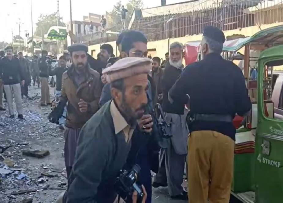 پشاور ہائی کورٹ کی پارکنگ میں دھماکہ، 11 افراد زخمی