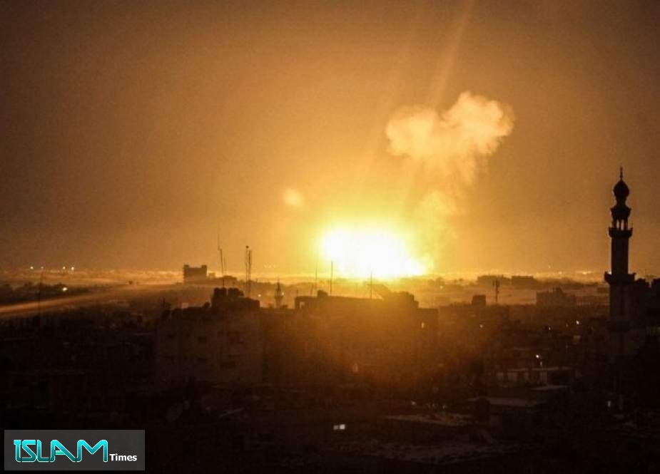 Occupation Aircraft Bomb a Site in the West of Gaza