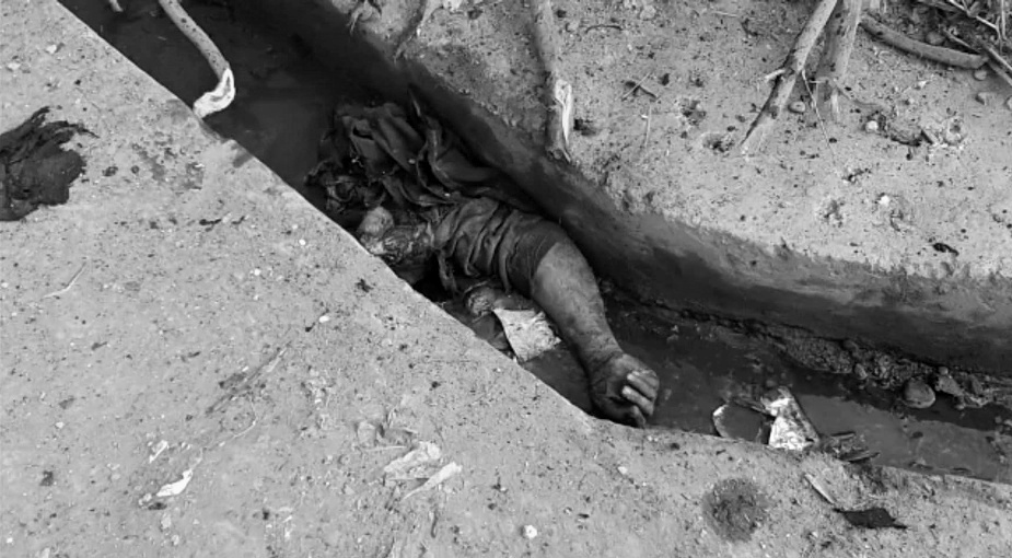 لکی مروت میں پولیو ٹیم پر ہونے والے خودکش دھماکے کے تصویری مناظر
