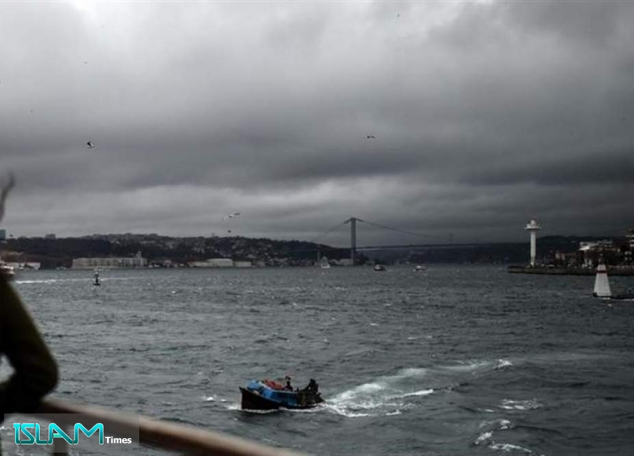 Cargo Ship Collides with Shore in Istanbul, Bosphorus Closed