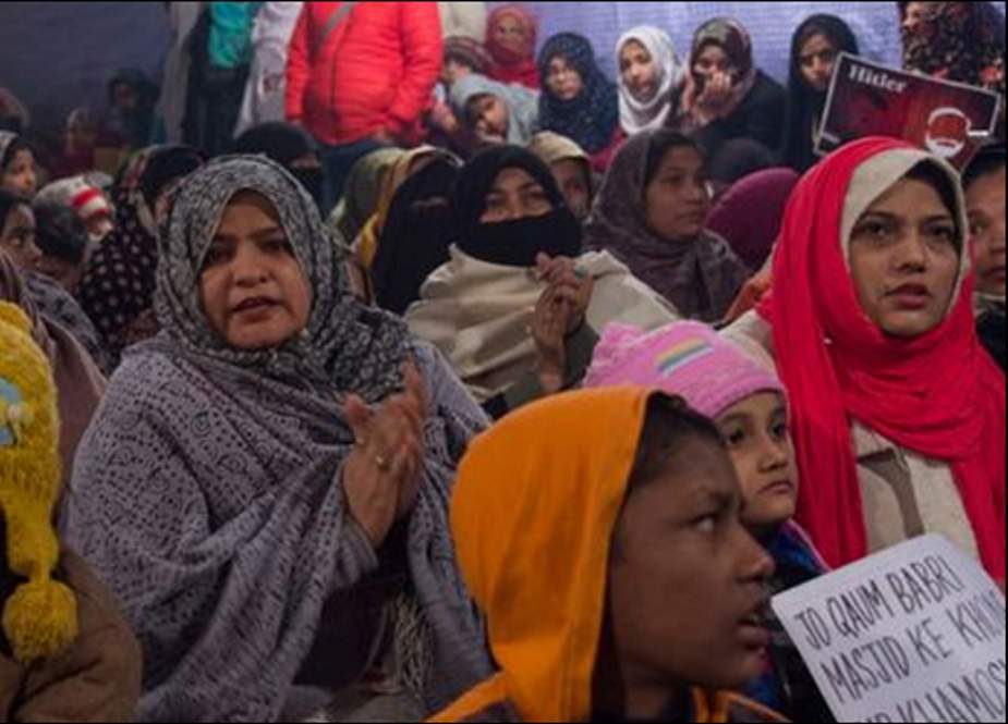 بھارت میں متنازع قانون، ریکارڈ سردی میں مسلمان خواتین کا شیر خوار بچوں کیساتھ دھرنا