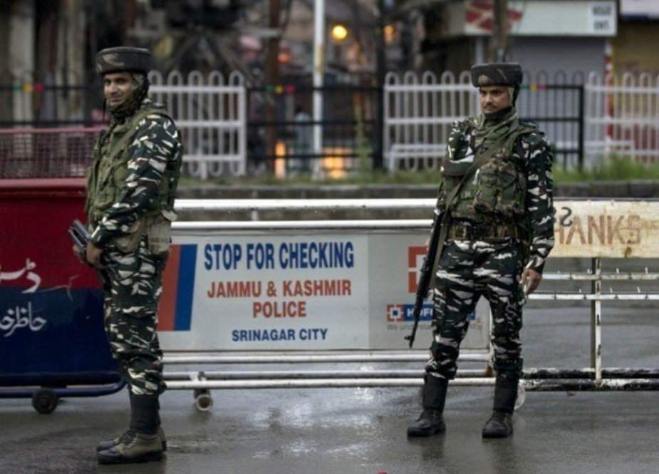 مقبوضہ کشمیر میں بھارتی سیکیورٹی فورسز کی گاڑی پر گرنیڈ حملہ