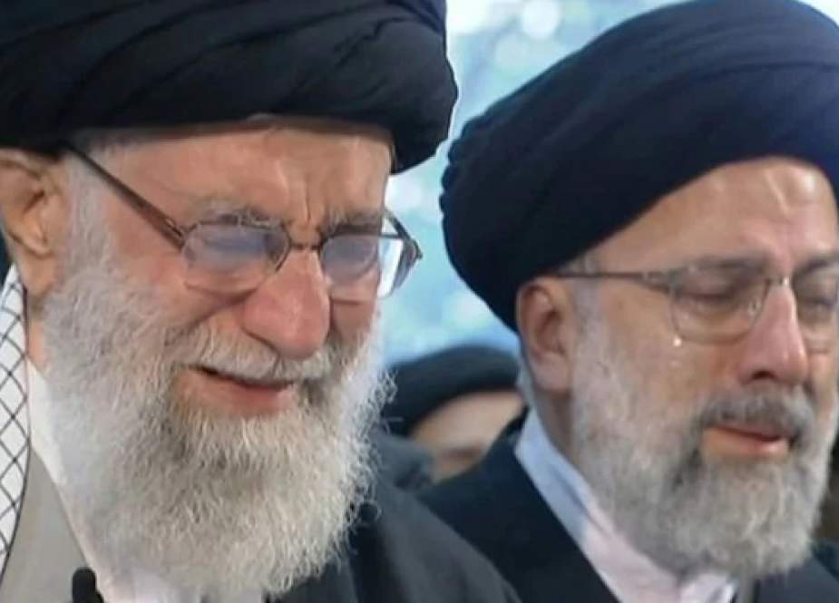Imam Khamenei weeping at Suleimani funeral.jpg