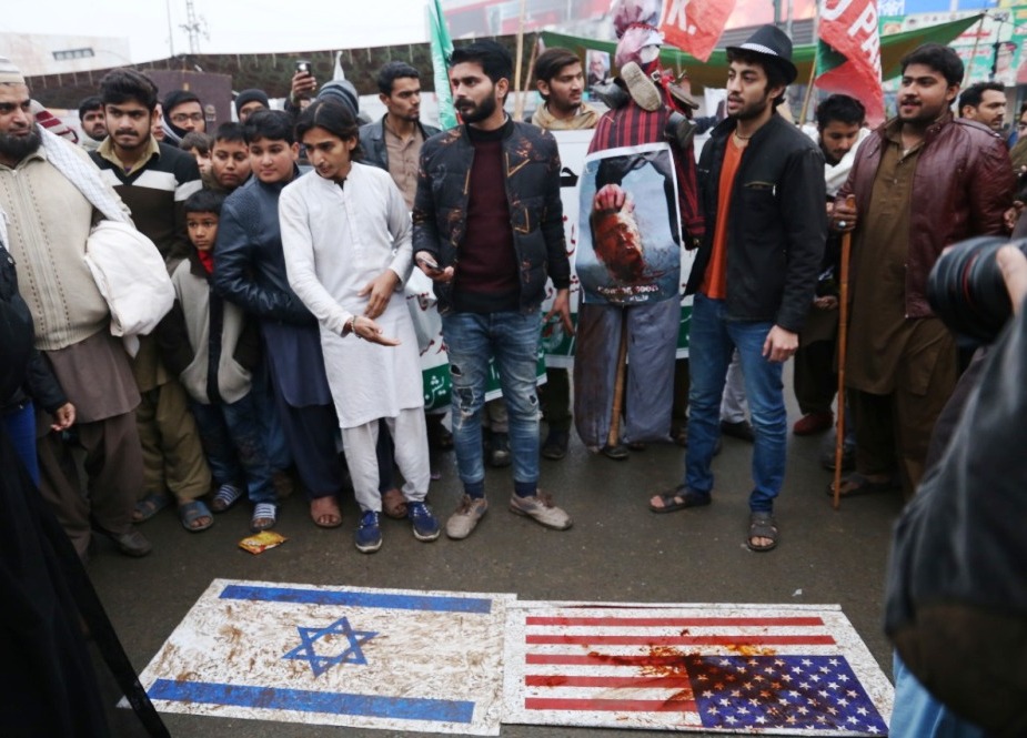 مجلس وحدت مسلمین اور امامیہ اسٹوڈنٹس آرگنائزیشن کے زیراہتمام ملتان میں امریکہ کے خلاف احتجاجی علامتی دھرنا دیا جارہا ہے