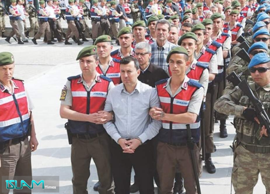 تركيا.. السلطات تشن حملة اعتقالات جديدة في صفوف الجيش