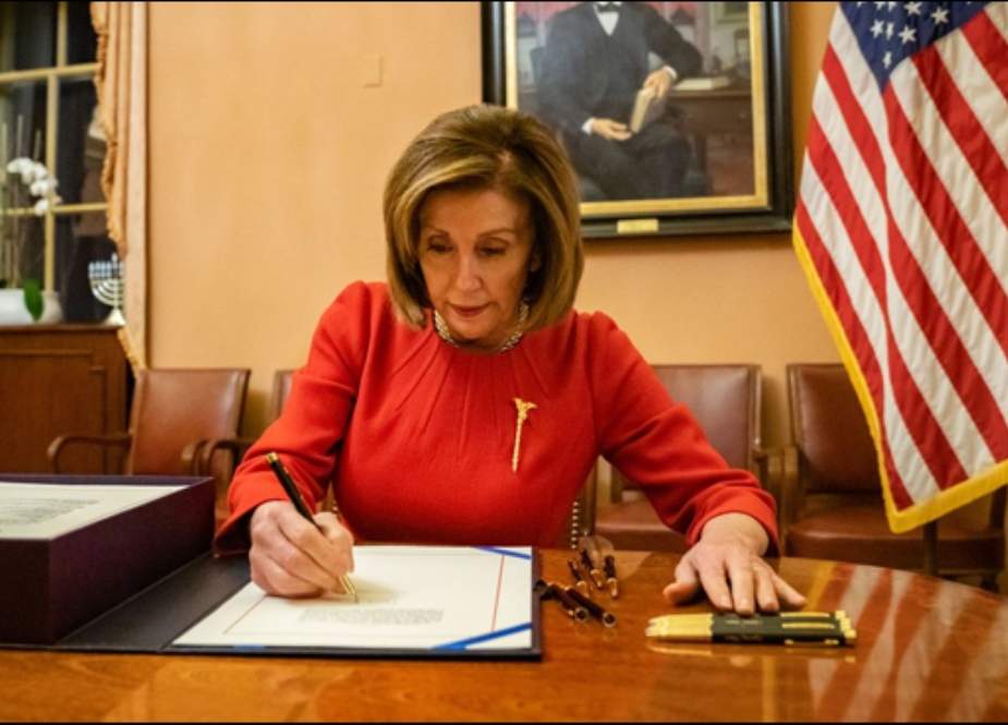 نینسی پلوسی نے صدر ٹرمپ کے مواخذے کی قرارداد پر دستخط کر دیئے