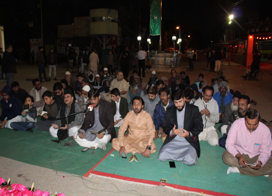 کراچی میں شہید جنرل قاسم سلیمانی، شہید ابومہدی المندس و شہدائے بغداد کی یاد میں محفل شاہ خراسان روڈ پر دعائے توسل و چراغاں