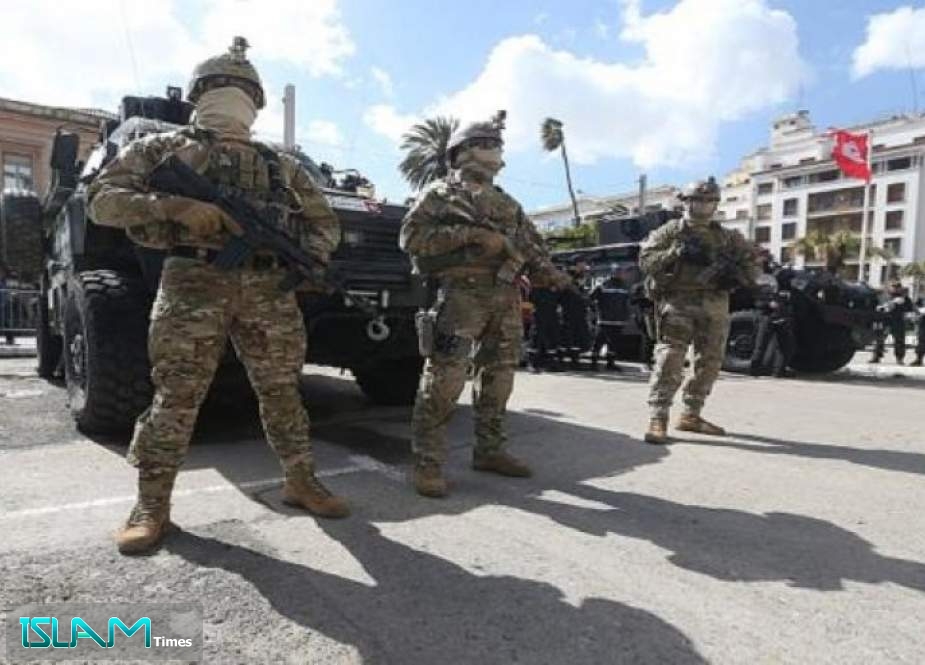 تونس: سنضرب أي هدف يقترب من مجالنا الجوي مع ليبيا !
