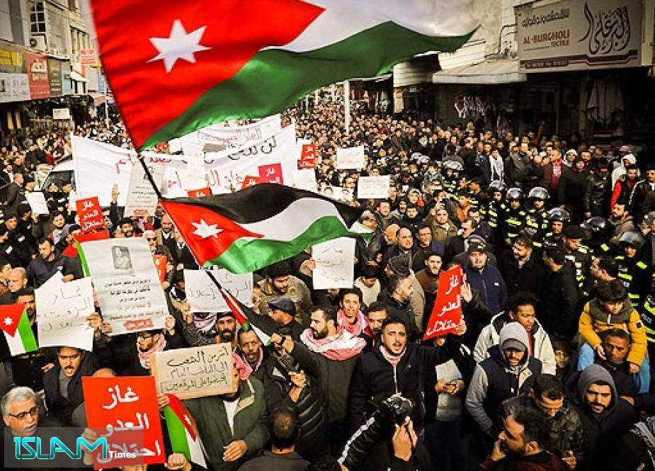 الأردنيون يعارضون اضفاء الشرعية على الغاز الصهيوني