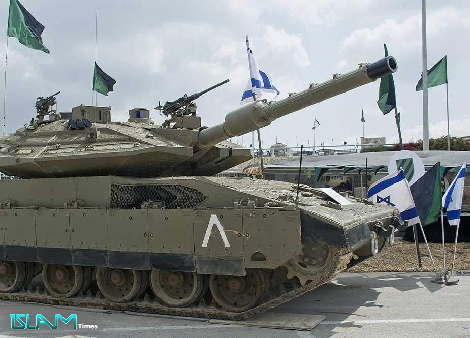 İsrail ordusu fələstinliləri topla hədəfə aldı