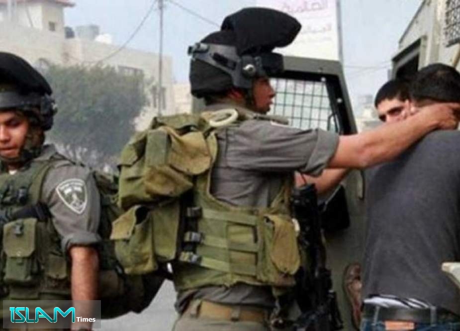 قوات الاحتلال تعتقل 3 مواطنين في الضفة