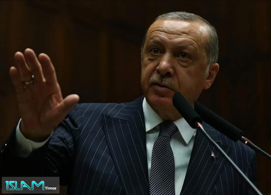 اردوغان: 400 ألف سوري يتوجهون نحو حدودنا