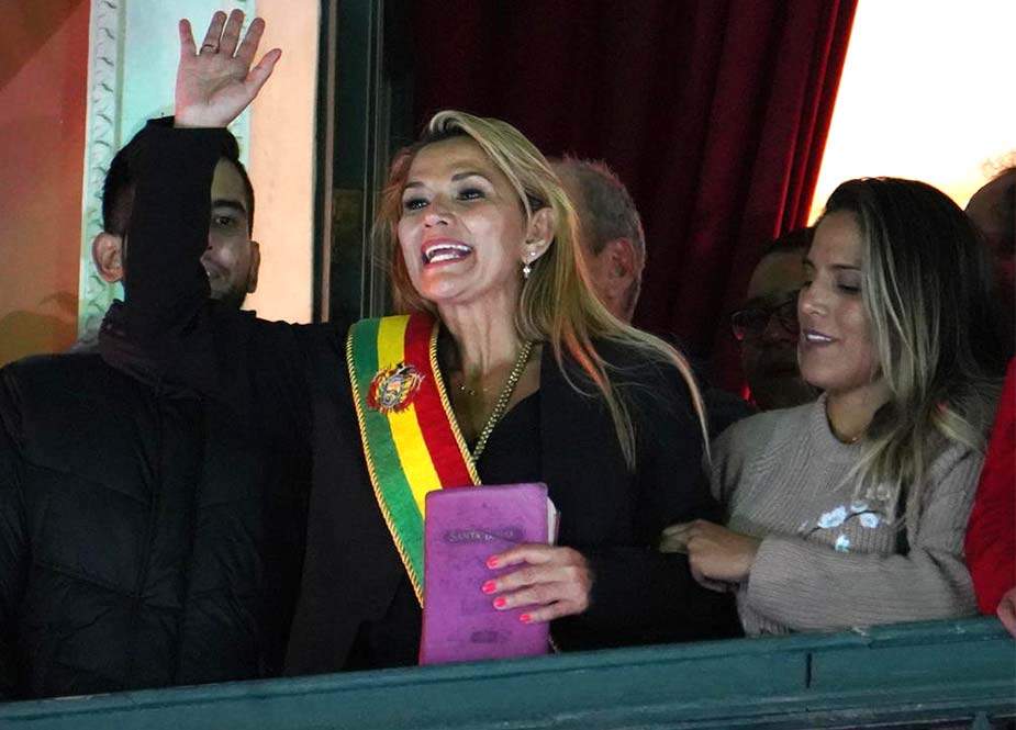Boliviyanın müvəqqəti prezidenti hökuməti istefaya göndərib