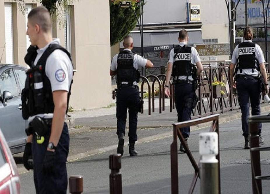 حمله با چاقو به یک مرکز پلیس در فرانسه/فرد مهاجم زخمی شد