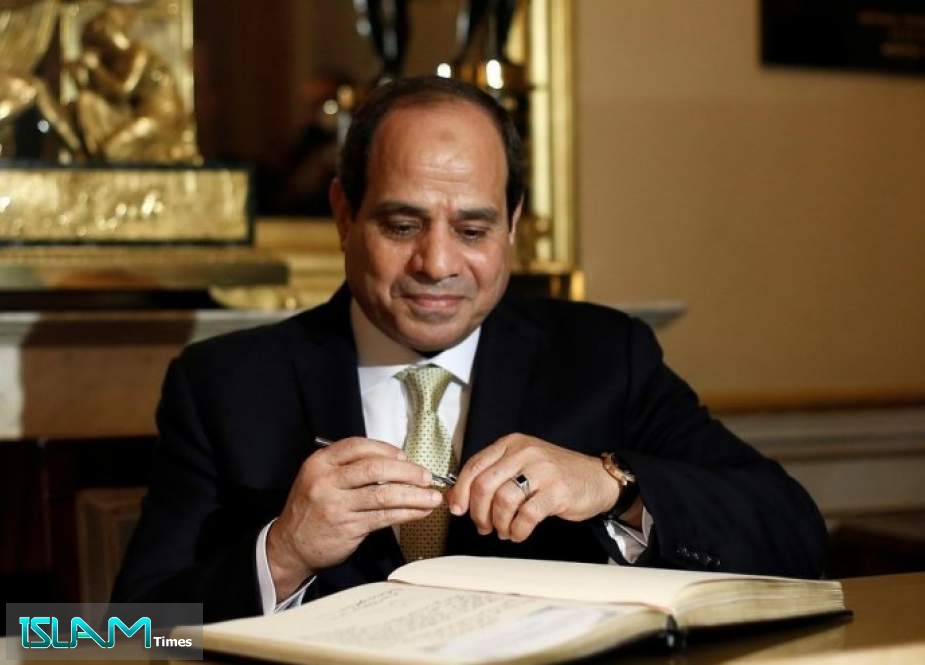 الرئيس المصري يستعرض إستراتيجية قطاع الطيران المدني