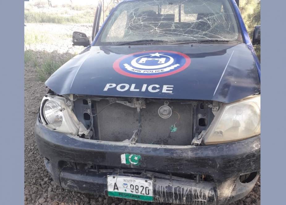 ڈی آئی خان، پولیو مہم کی سکیورٹی کیلئے جانیوالی پولیس موبائل پر بم دھماکہ، ایک اہلکار شہید، 2 زخمی