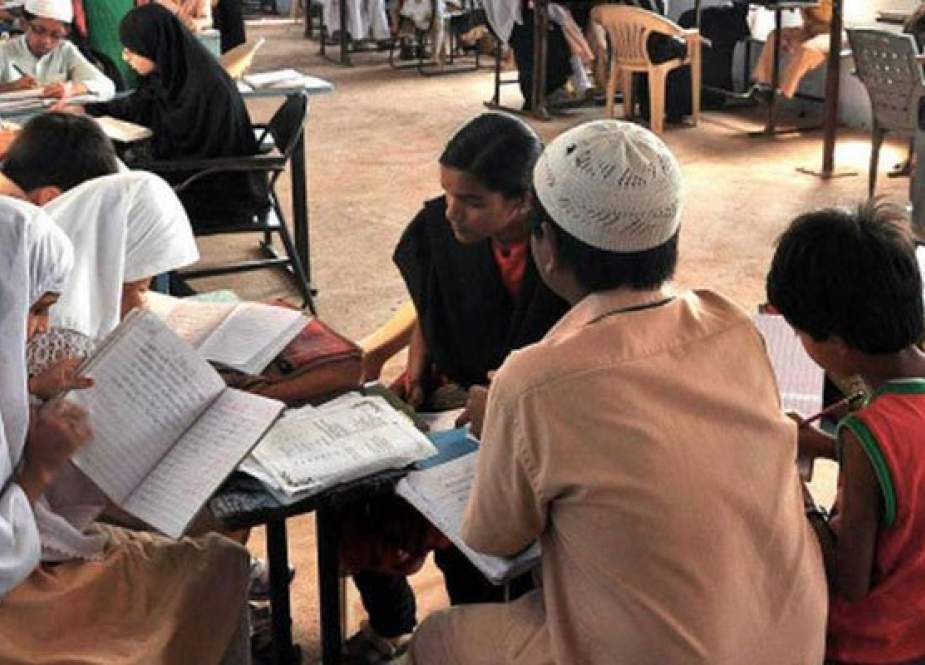 مغربی بنگال، مدارس میں ہزاروں ہندو طلبہ کے پڑھنے کا انکشاف