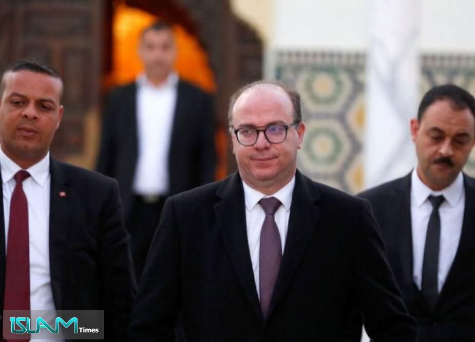 مناورات في المشهد السياسي التونسي وحكومة الفخفاخ في مأزق