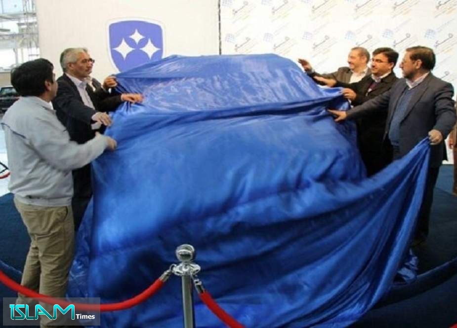 إيران تزيح الستار عن سيارة جديدة محلية الصنع