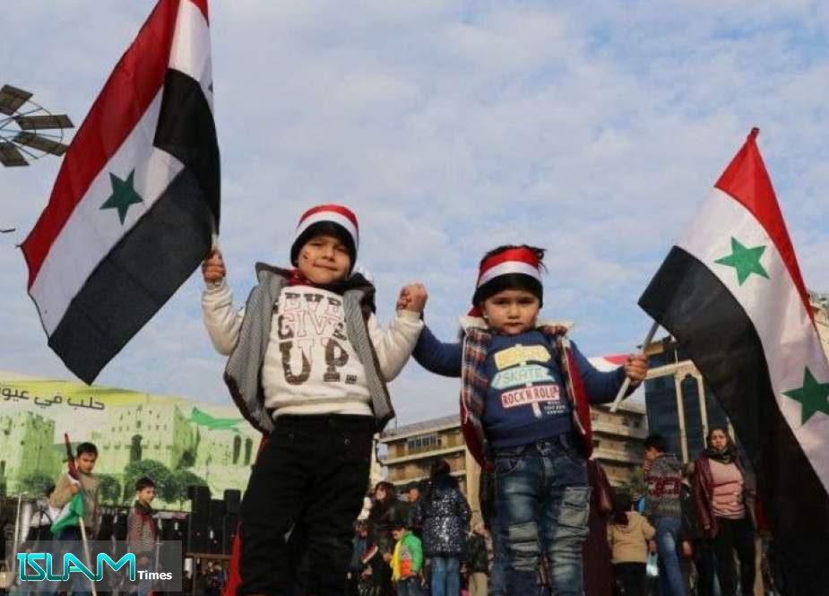 أهالي حلب يعودون ليمحو اثار الارهاب