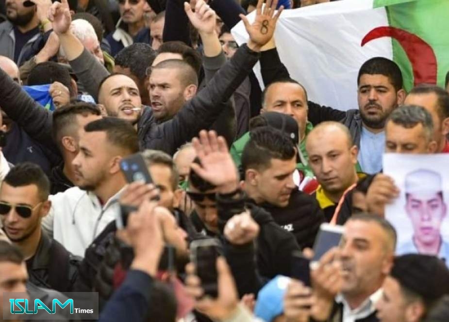 مظاهرات حاشدة بالذكرى الأولى للحراك الشعبي بالجزائر