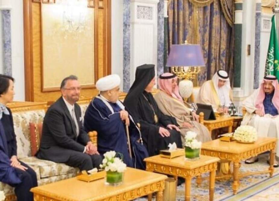 Rabbi David Rosen, second from left, meeting with Saudi King Salman at the royal palace in Riyadh.jpg