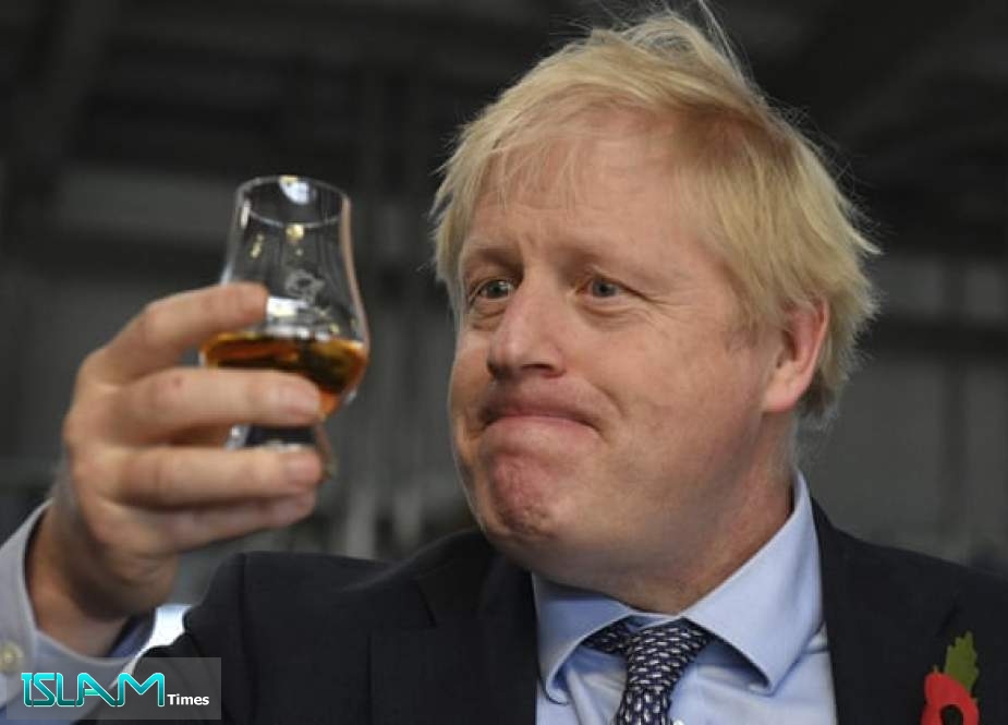 Hard Brexit Looms as Johnson Wants His Cake and Eat It