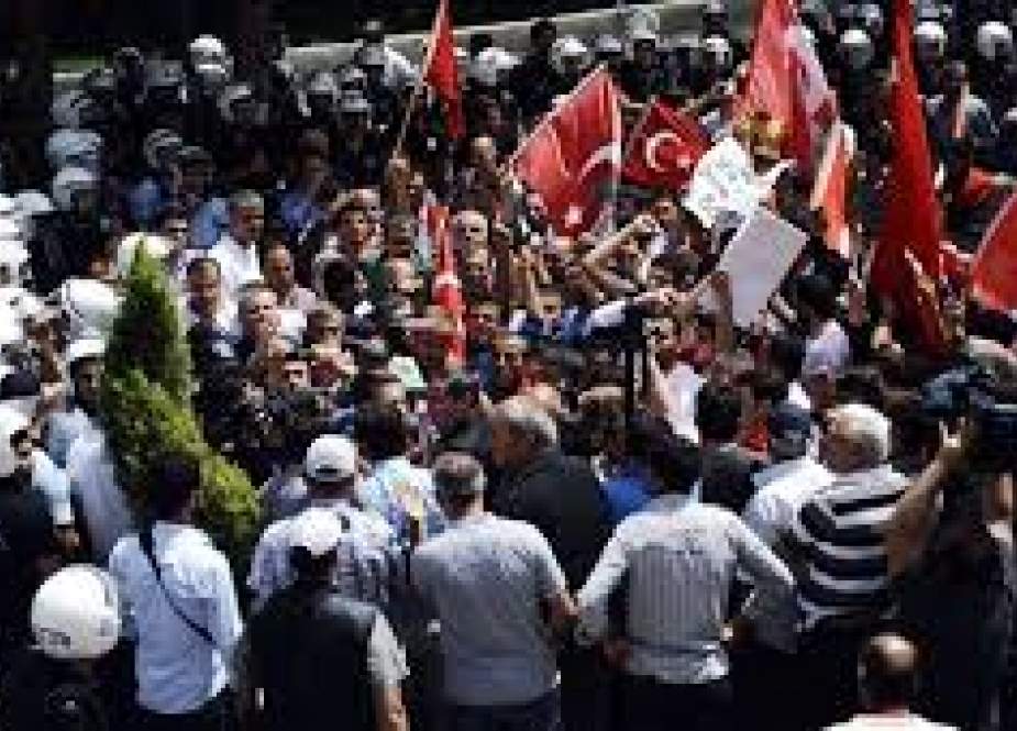 اعتراض گسترده مردم ترکیه به ماجراجوئی اردوغان در سوریه