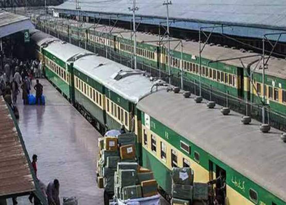 رمضان تک ٹرینیں معطل کرنے کا نوٹیفکیشن جاری کیا ہے، شیخ رشید