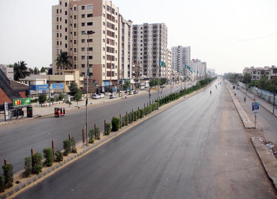 کورونا وائرس کے پھیلاؤ کا خطرہ، کراچی میں مکمل لاک ڈاؤن، شاہراہیں ویران، پولیس اور رینجرز تعینات