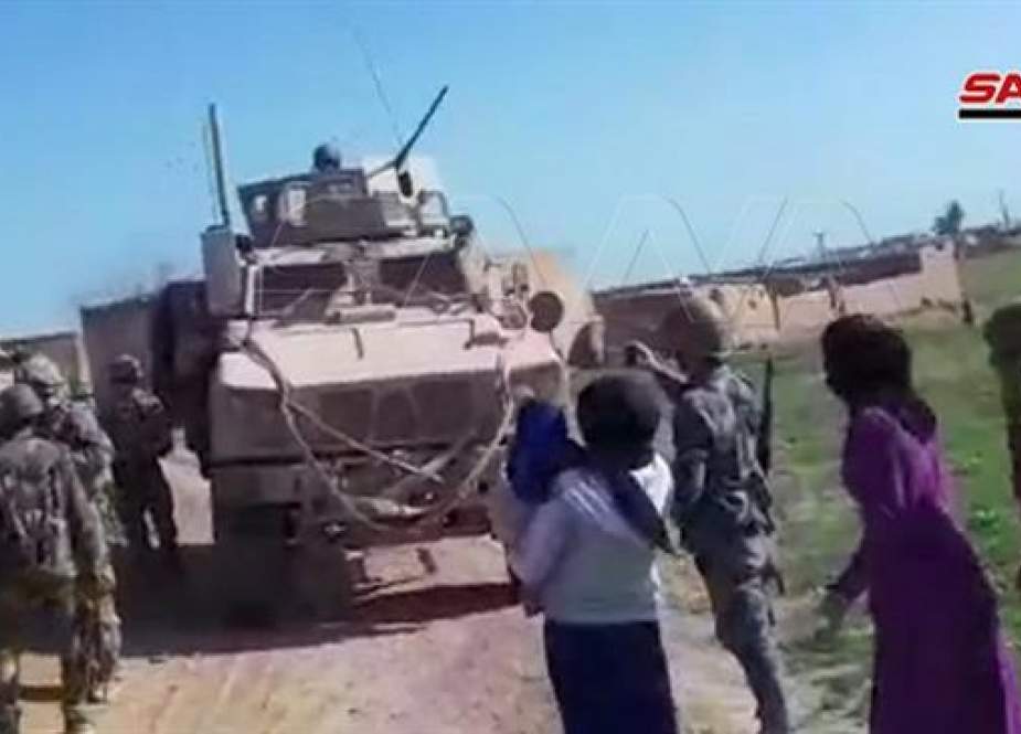 Tentara Suriah dan Warga Blokir Konvoi Militer AS di Hasakah