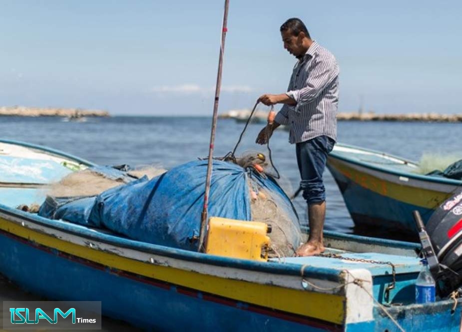 Zionist Entity Targets Palestinian Farmers and Fishermen in the Gaza Strip
