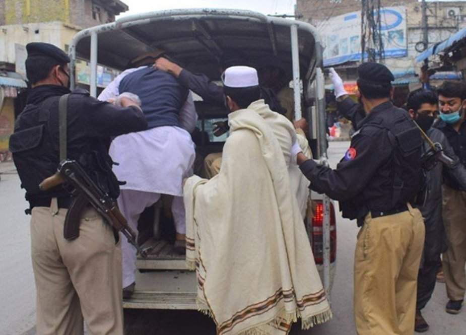 پشاور میں لاک ڈاؤن کی خلاف ورزی پر ایک ماہ میں 2 ہزار 844 افراد گرفتار