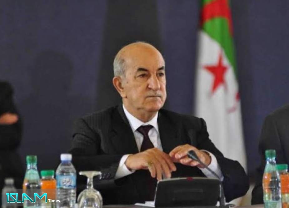 الرئاسة الجزائرية توزع مسودة تعديل الدستور
