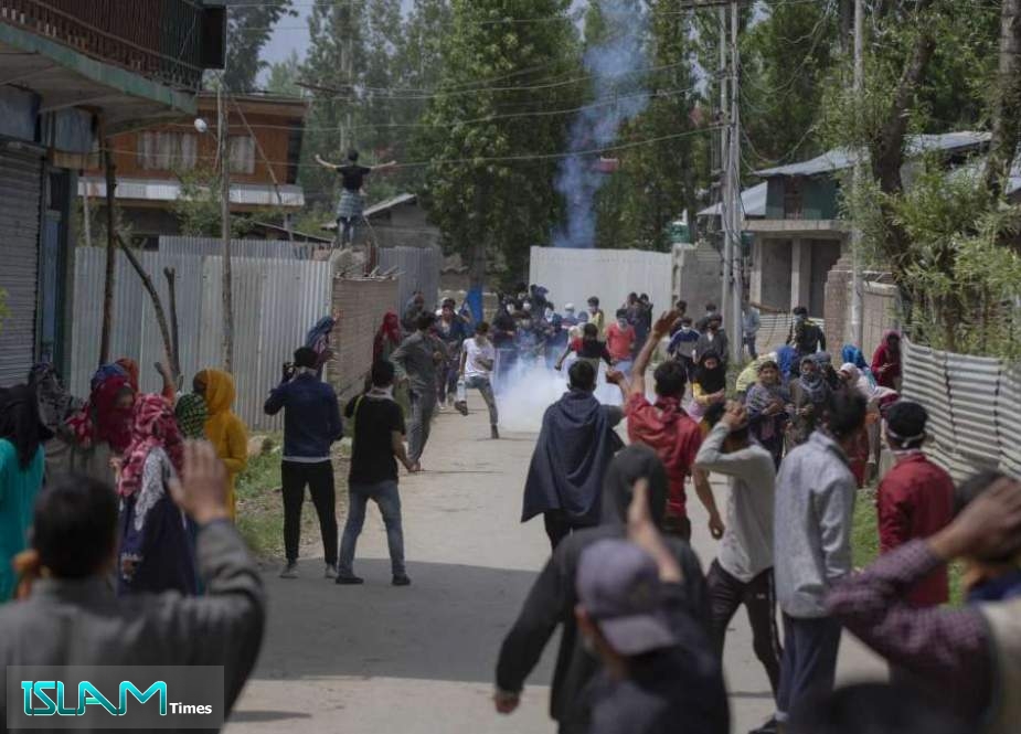 Clashes in Kashmir after Indian Soldiers Kill Civilian