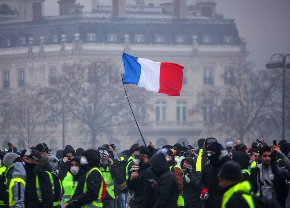 Fransada ara qarışdı: “Sarı jiletlilər” yenidən küçələrdə