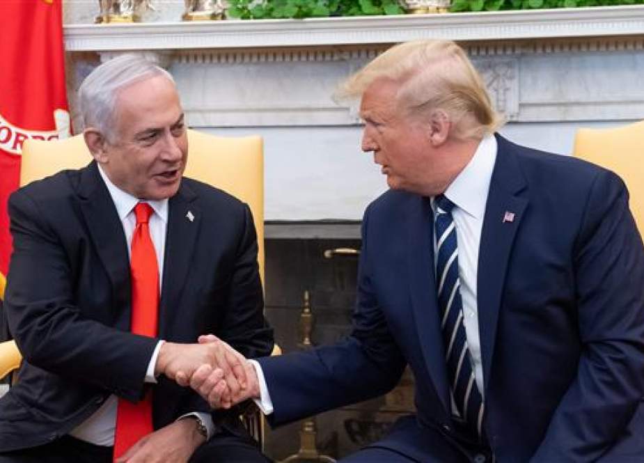 US President Donald Trump shakes hands with Israeli Prime Minister Benjamin Netanyahu.jpg