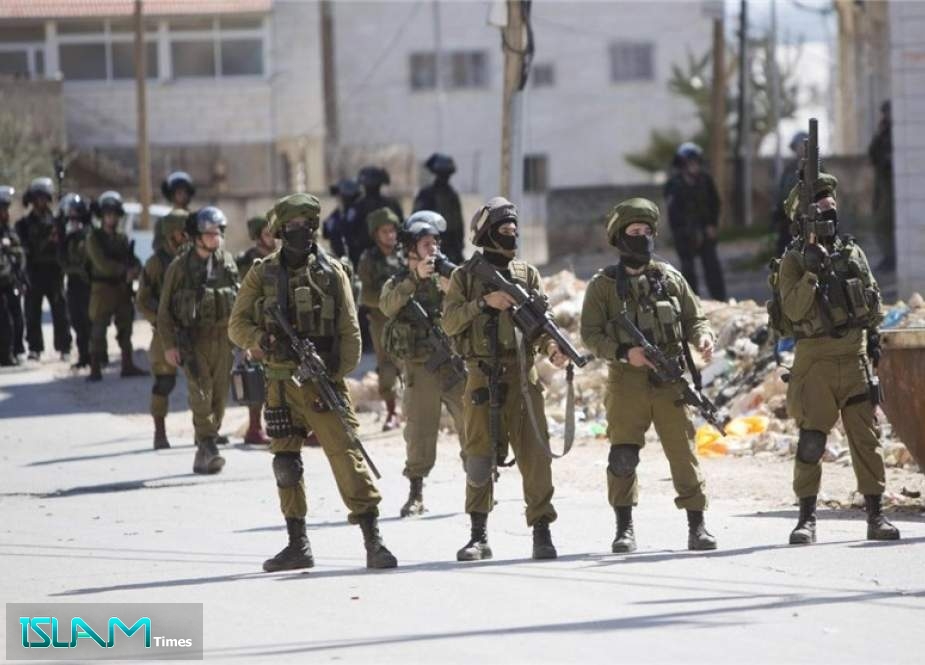 2 Palestinians Detained by Israeli Forces in West Bank Raid